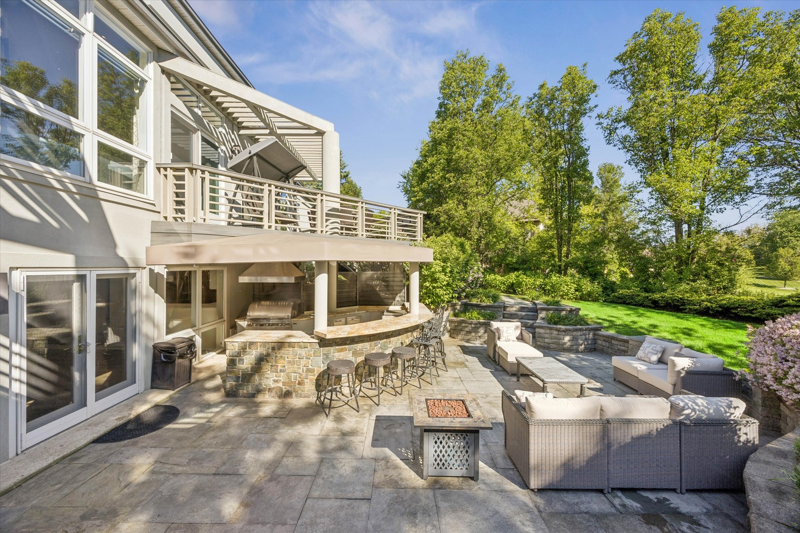 125 Circle Ridge Drive, Burr Ridge, IL 60527