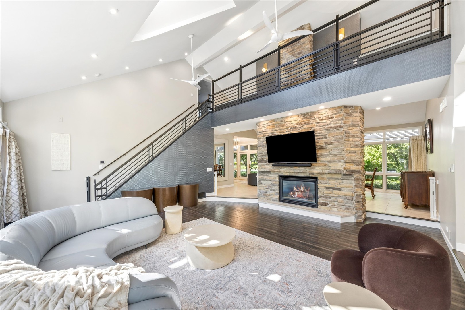 125 Circle Ridge Drive, Burr Ridge, IL 60527