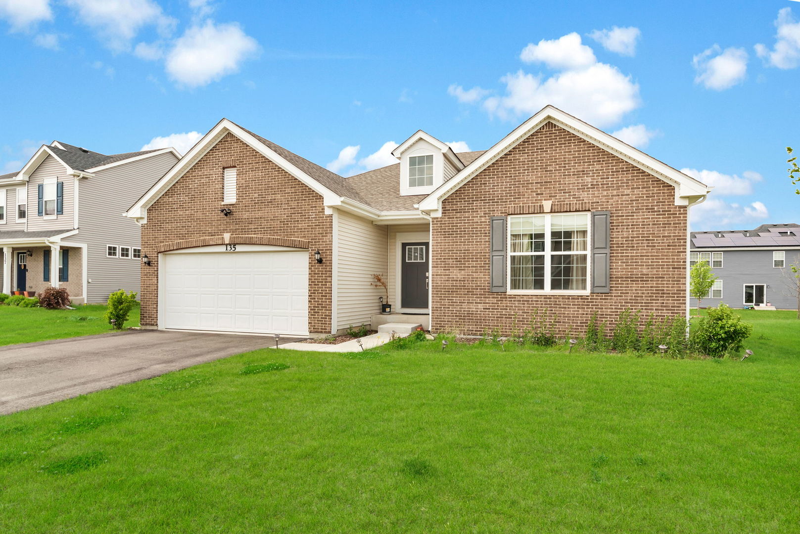 135 S Devoe Drive, Oswego, IL 60543