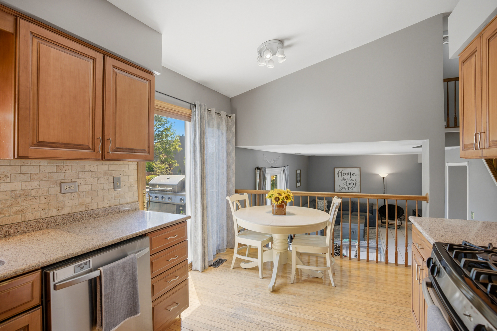 811 Westbury Drive, Algonquin, IL 60102