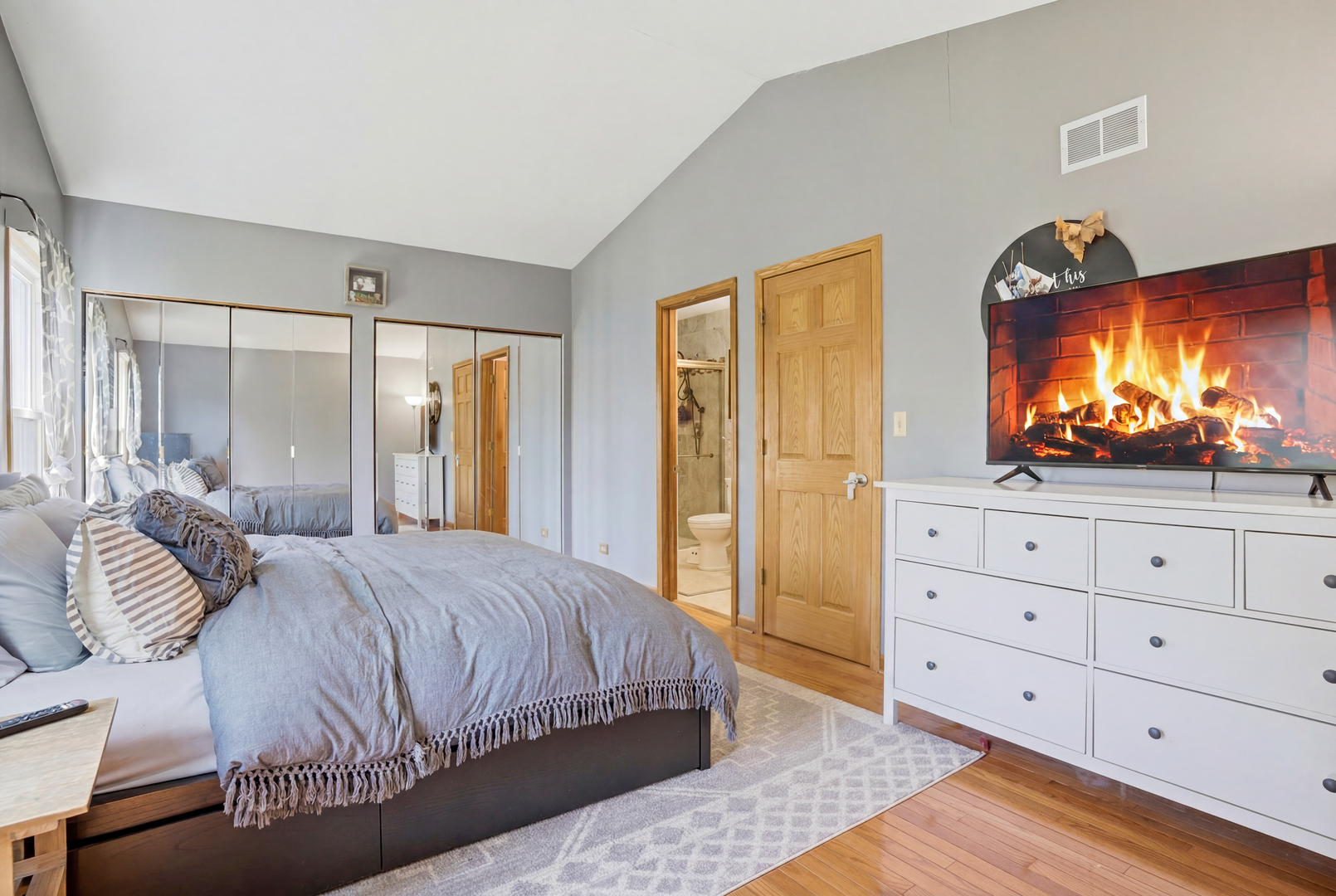 811 Westbury Drive, Algonquin, IL 60102