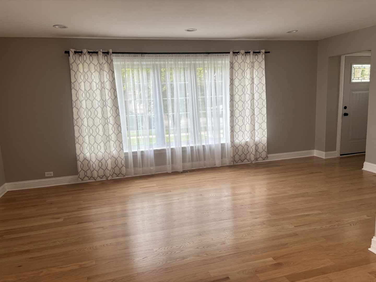 6127 W 79th Place, Burbank, IL 60459