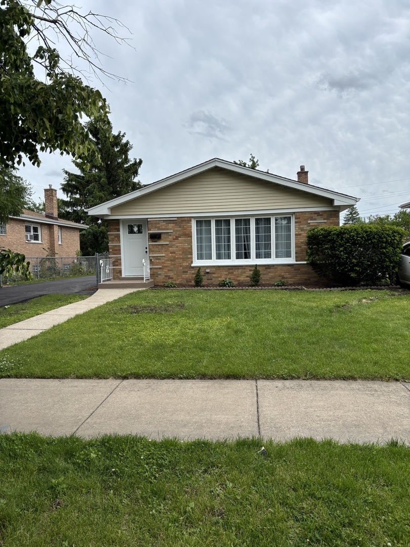 6127 W 79th Place, Burbank, IL 60459