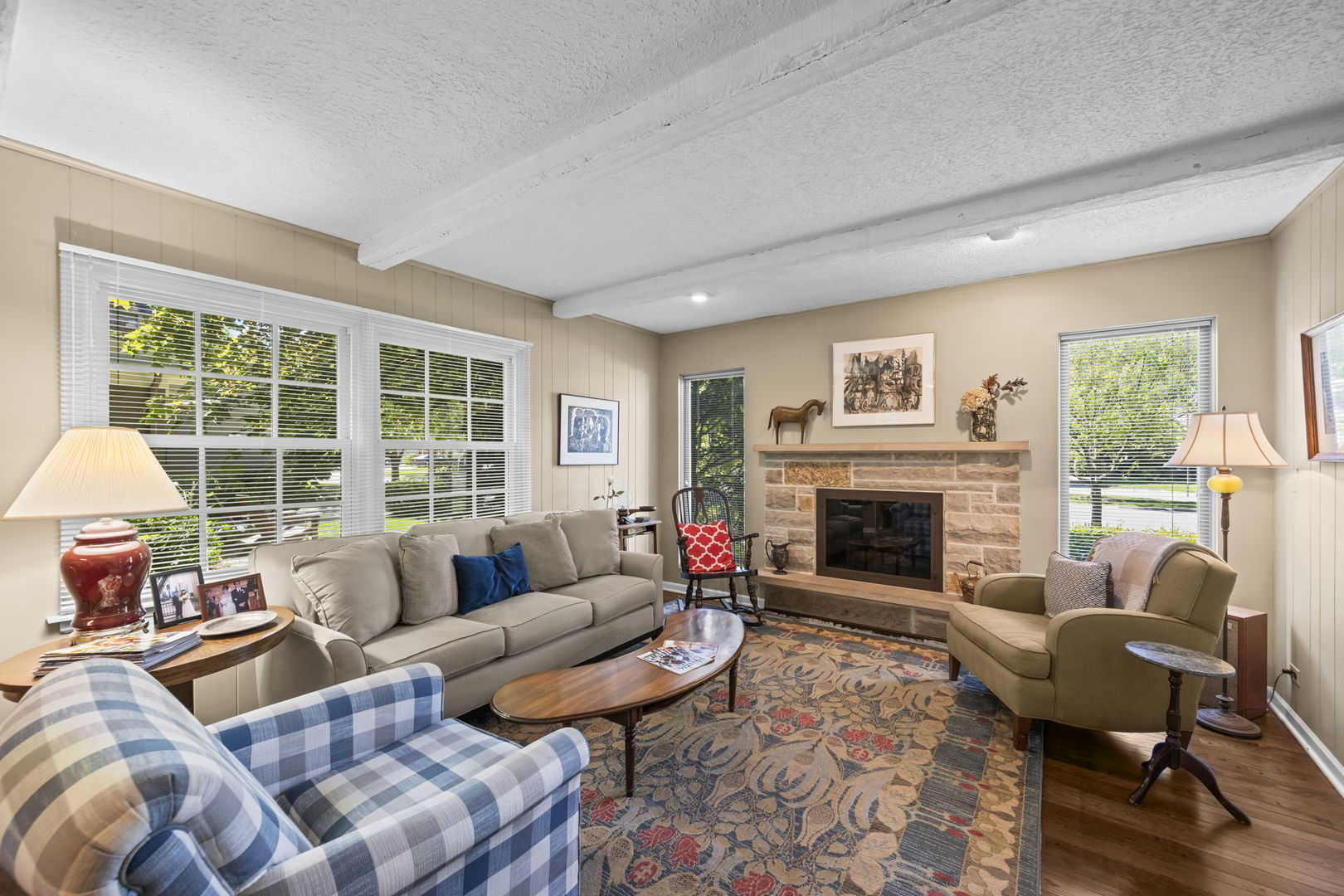 512 S Bristol Lane, Arlington Heights, IL 60005