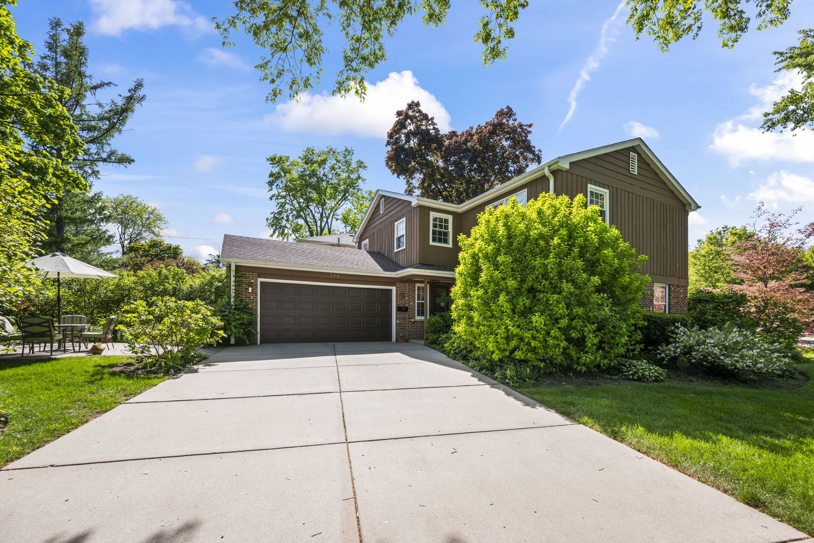 512 S Bristol Lane, Arlington Heights, IL 60005