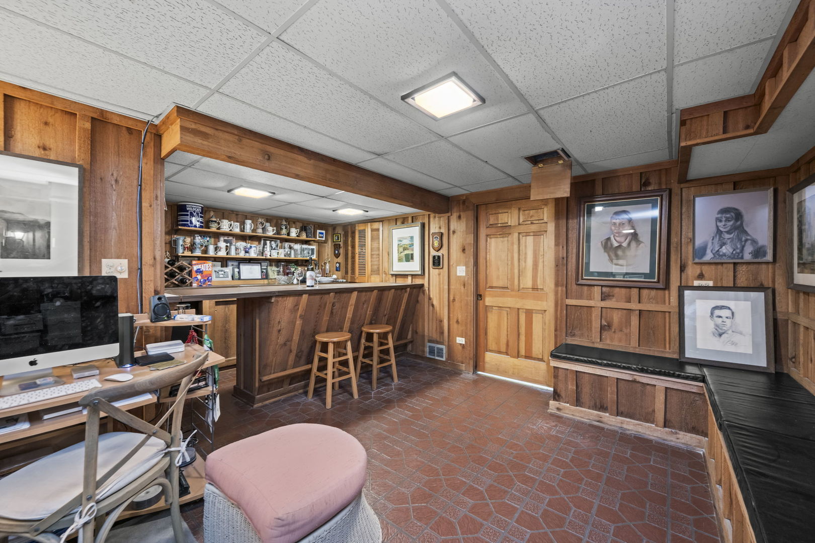 512 S Bristol Lane, Arlington Heights, IL 60005
