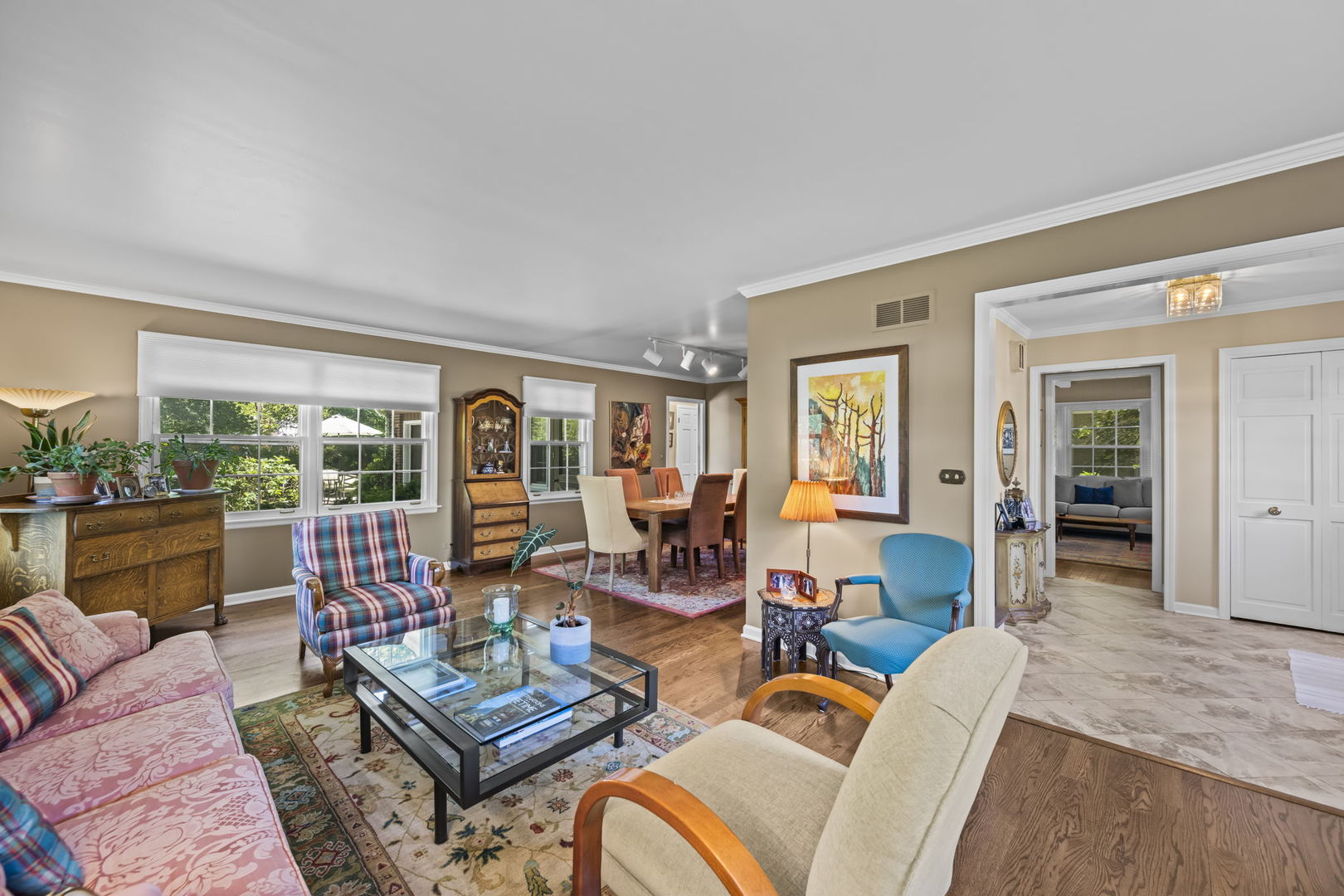 512 S Bristol Lane, Arlington Heights, IL 60005