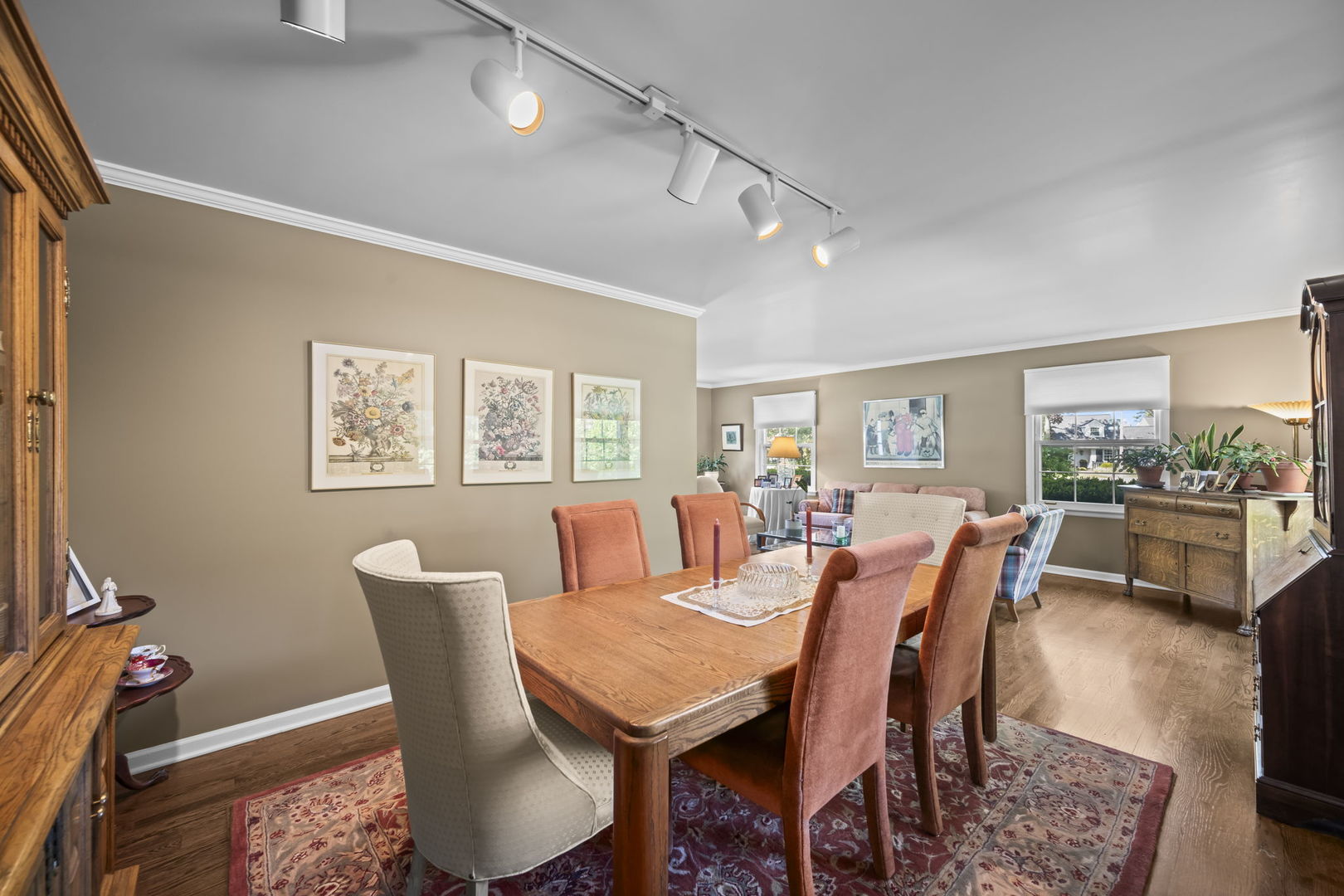 512 S Bristol Lane, Arlington Heights, IL 60005