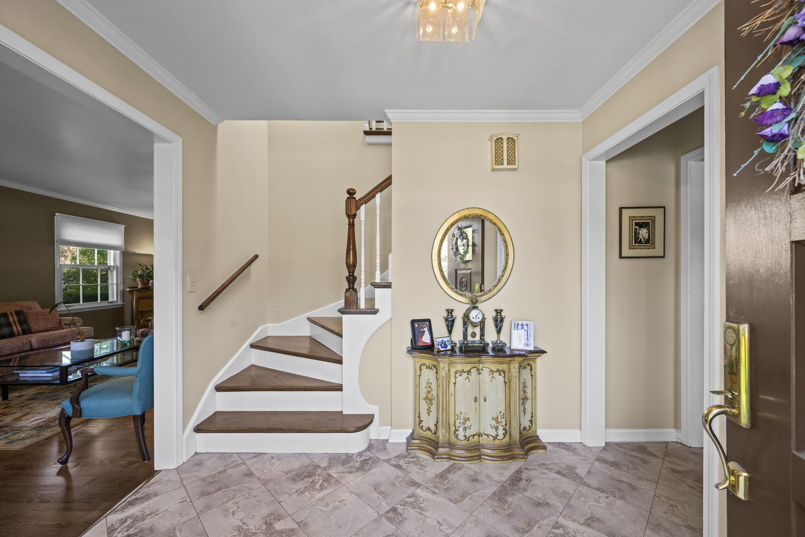 512 S Bristol Lane, Arlington Heights, IL 60005