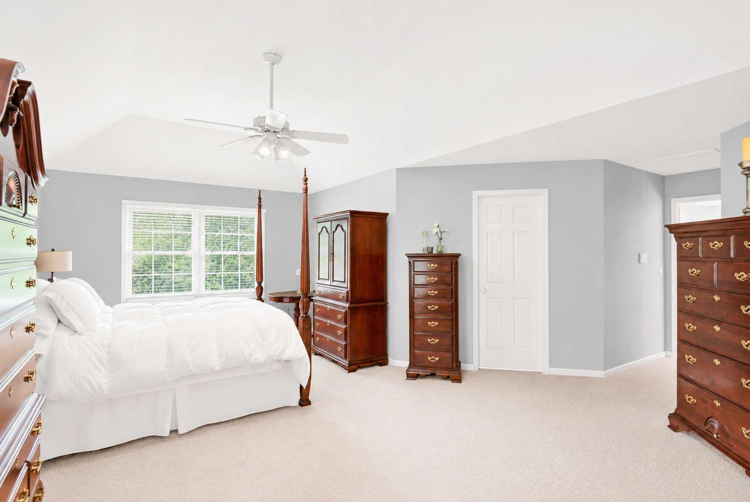 631 Mason Lane, Lake In The Hills, IL 60156