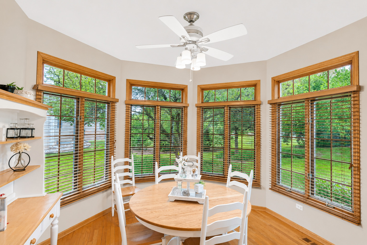 631 Mason Lane, Lake In The Hills, IL 60156