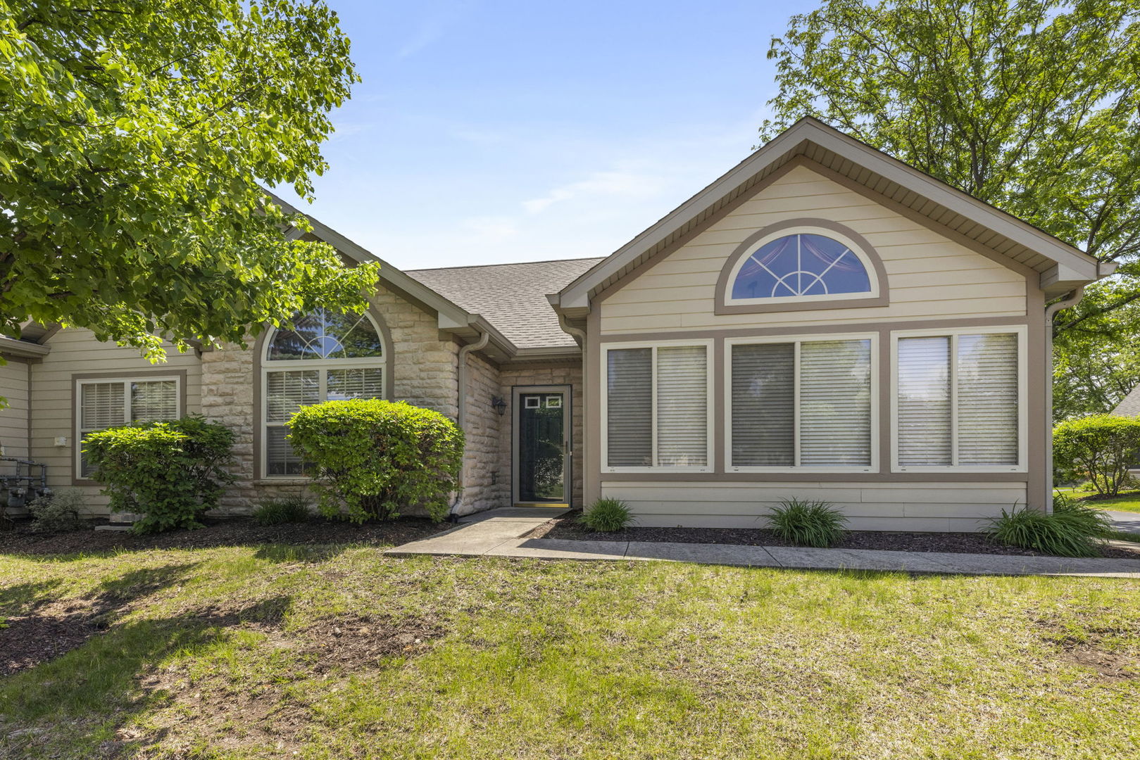 1900 Timbers Edge Circle, Joliet, IL 60431