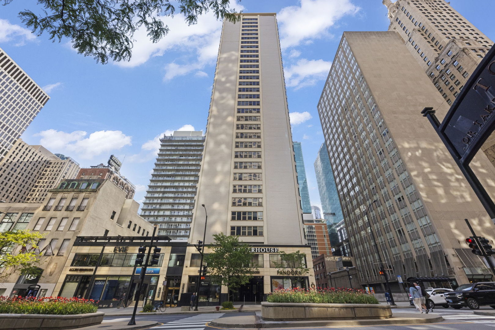 535 N Michigan Avenue #1506, Chicago, IL 60611