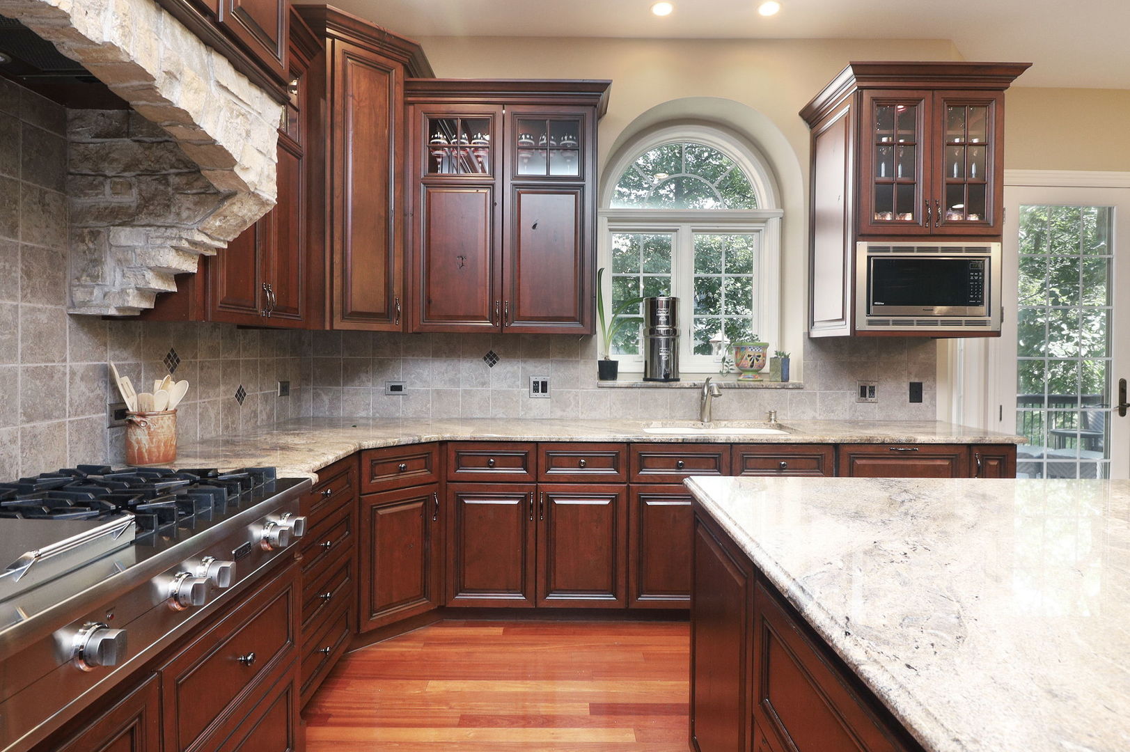 616 Driftwood Court, Naperville, IL 60540