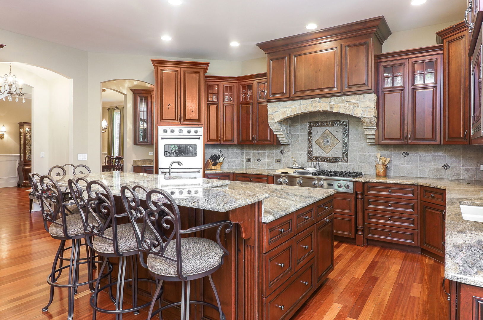 616 Driftwood Court, Naperville, IL 60540