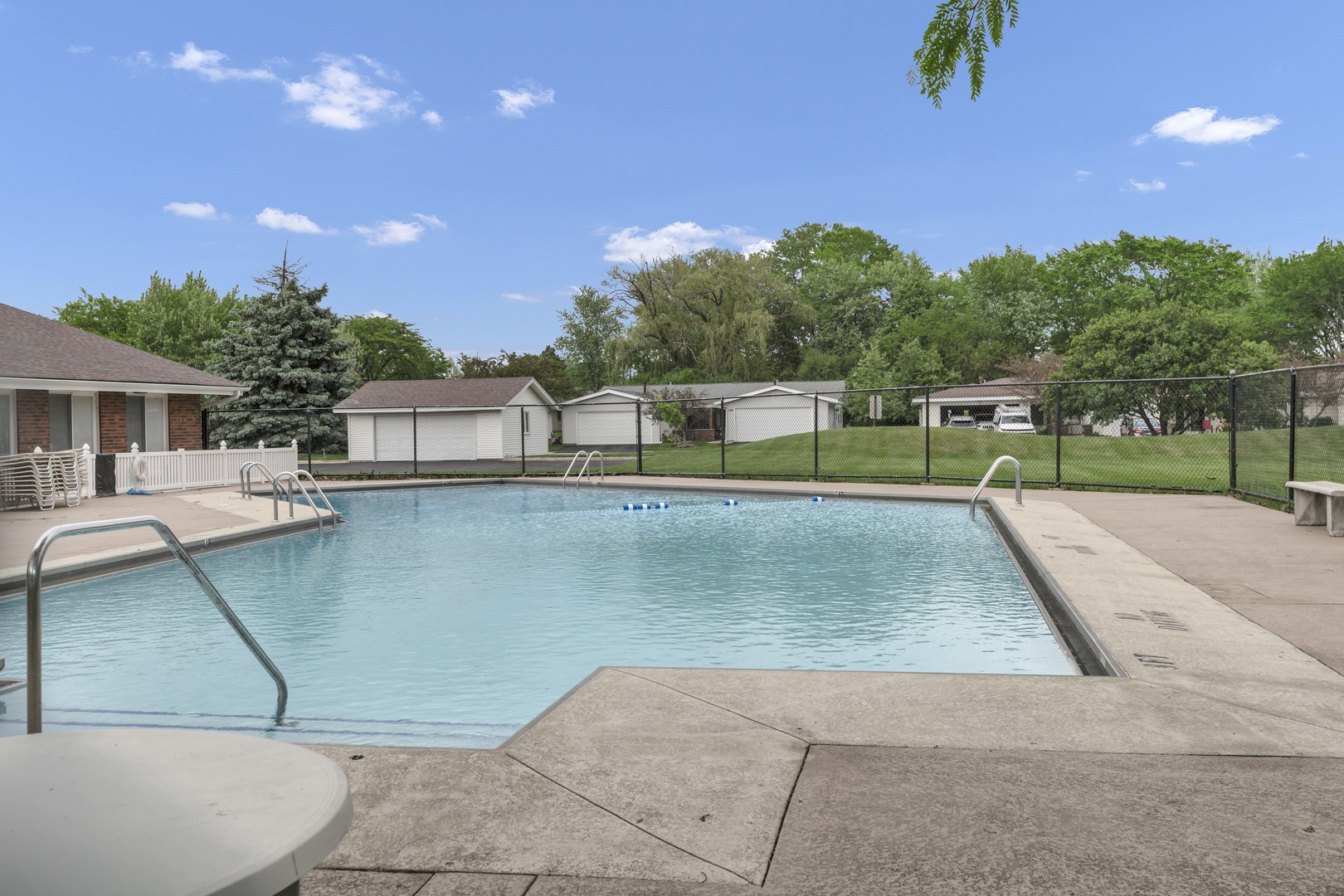 951 Chelsea Lane, Schaumburg, IL 60193