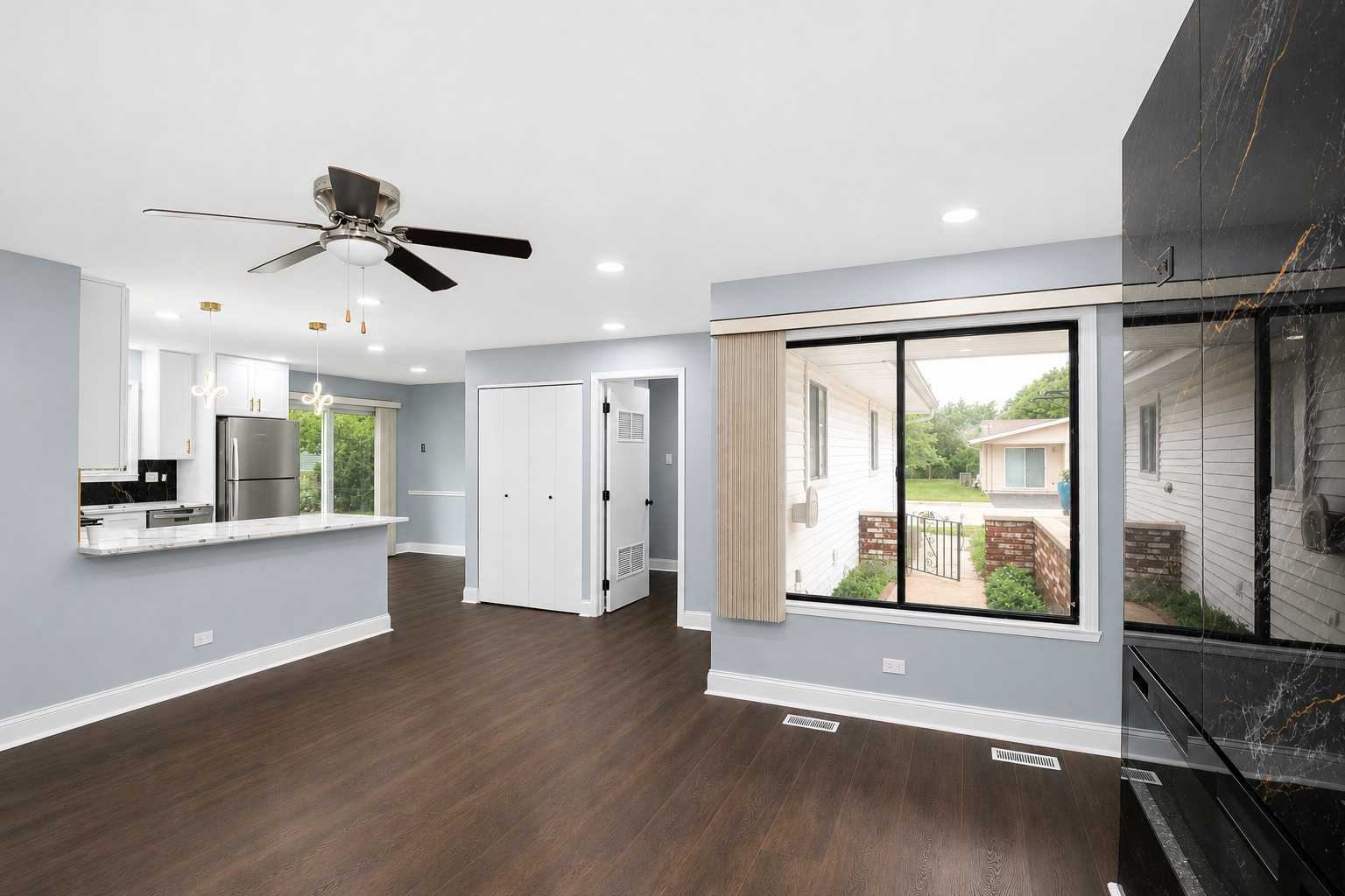 951 Chelsea Lane, Schaumburg, IL 60193