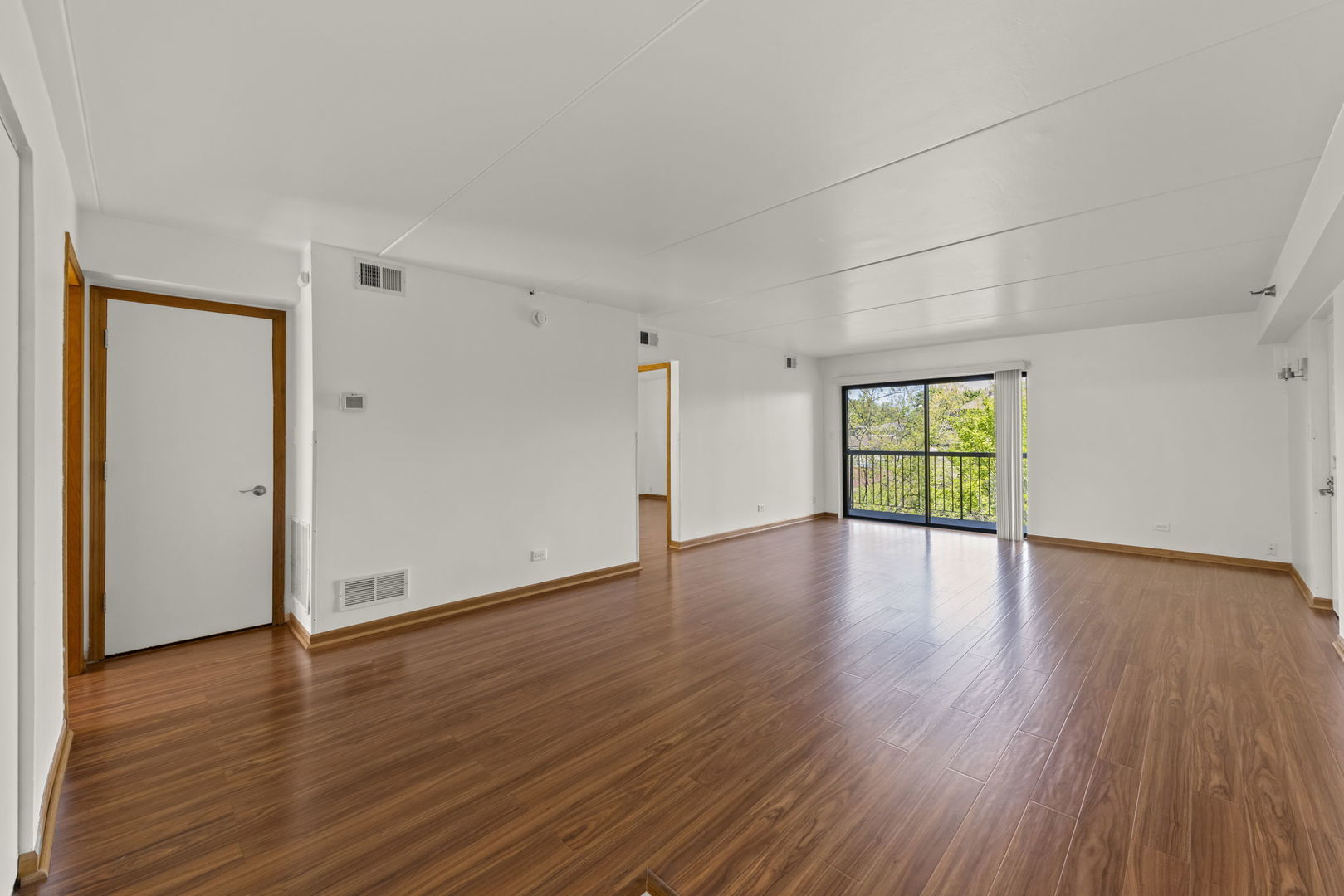 6010 Lake Bluff Drive #301, Tinley Park, IL 60477