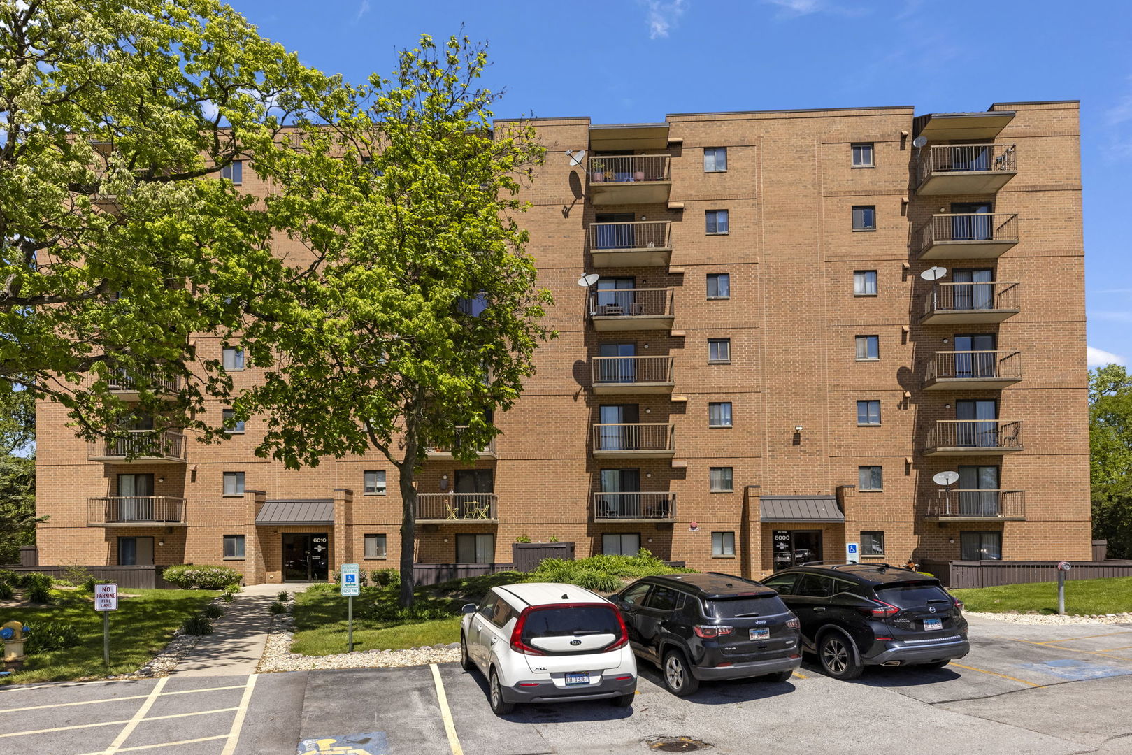 6010 Lake Bluff Drive #301, Tinley Park, IL 60477
