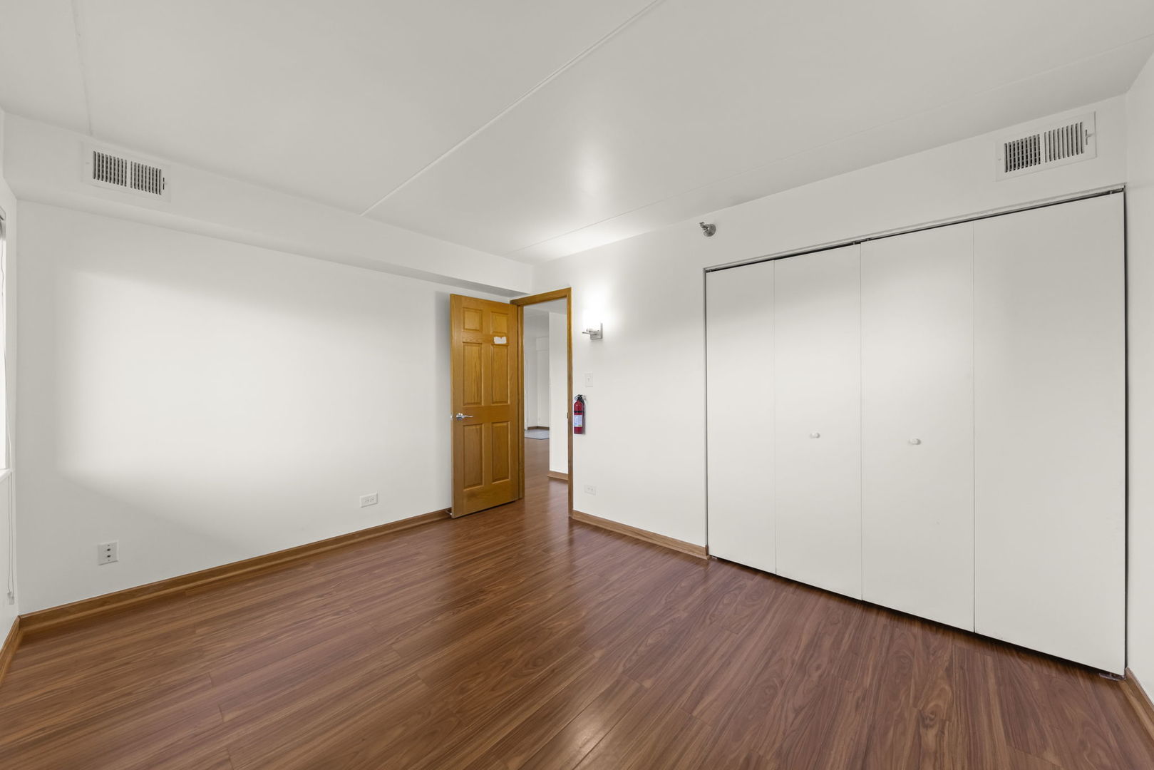 6010 Lake Bluff Drive #301, Tinley Park, IL 60477