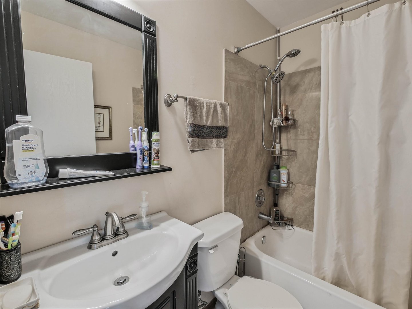 191 Pebblecreek Trail, Carol Stream, IL 60188