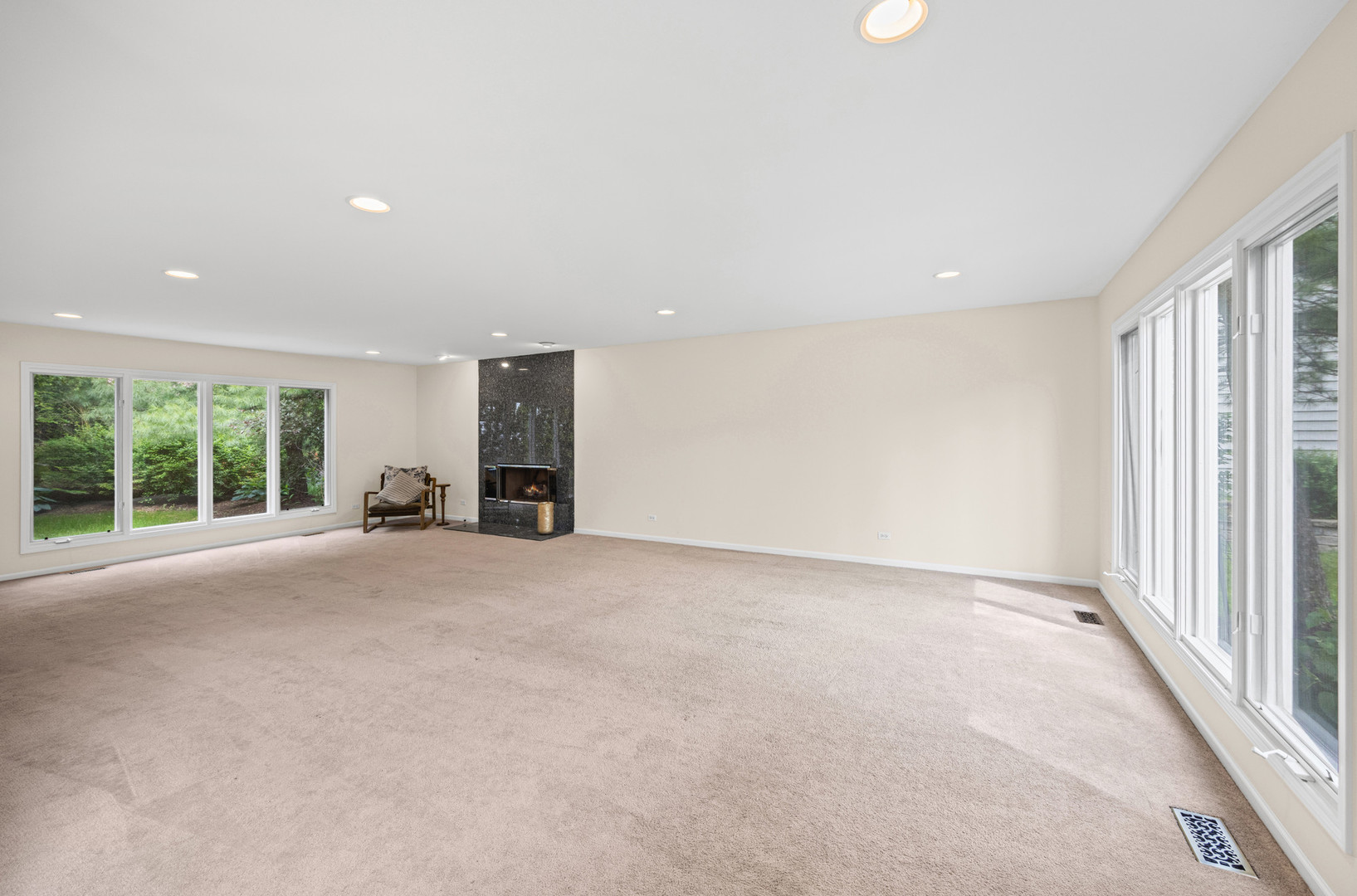 211 Millcreek Lane, Naperville, IL 60540