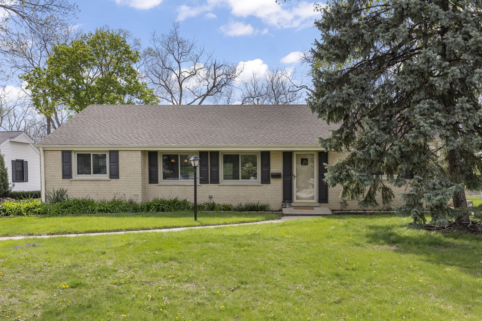5818 Ridgewood Drive, Western Springs, IL 60558
