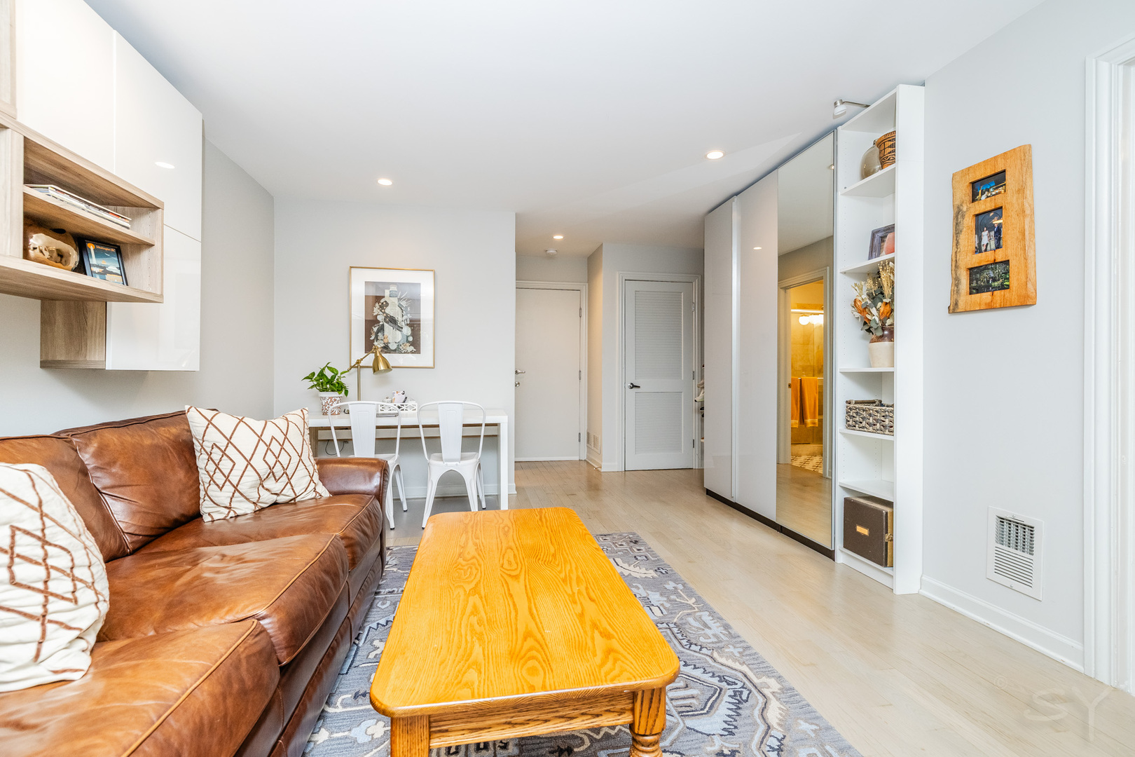 2455 W OHIO Street #13E, Chicago, IL 60612
