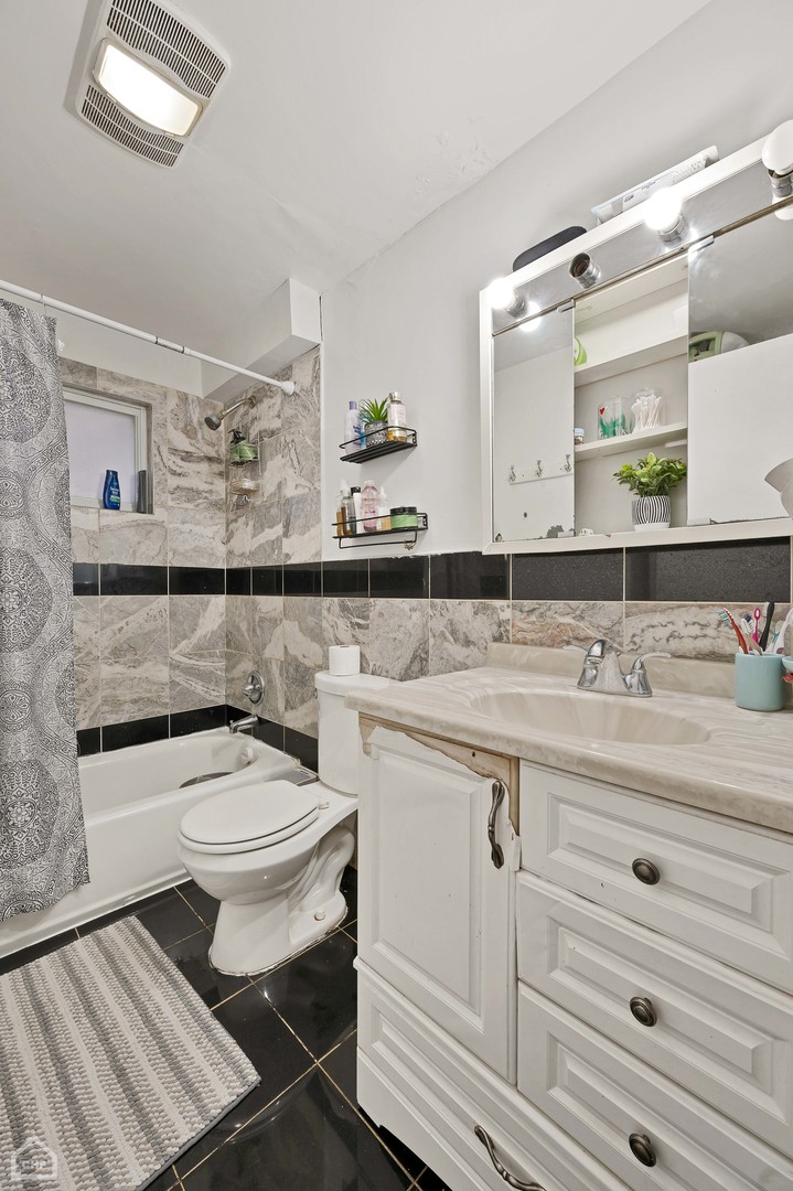 9708 Nottingham Avenue #1, Chicago Ridge, IL 60415