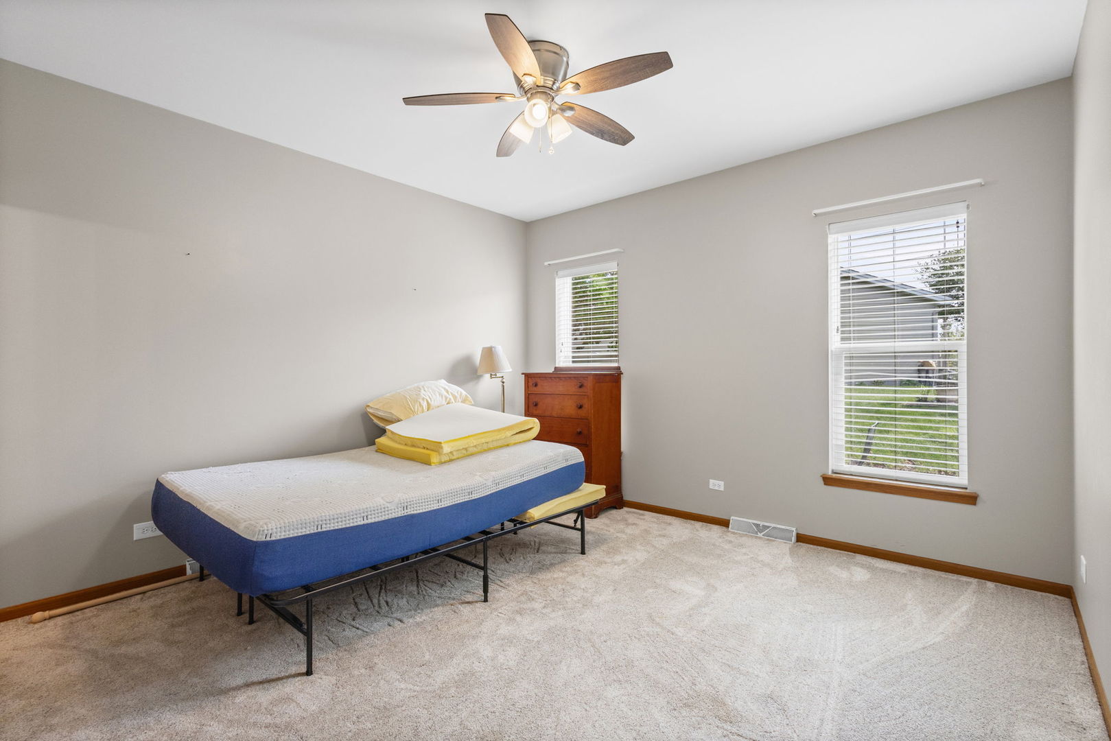 2905 Buckskin Lane, Grayslake, IL 60030