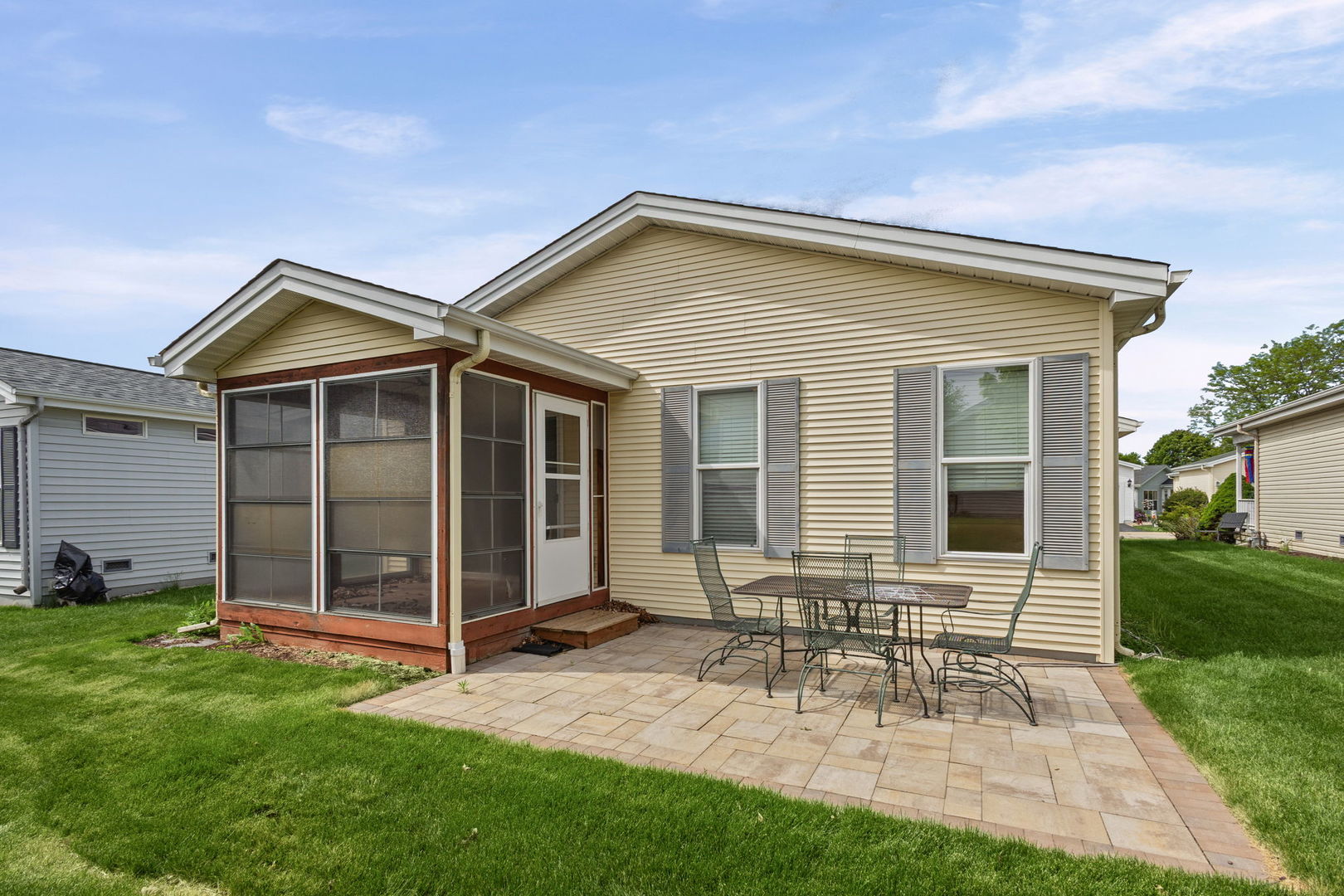 2905 Buckskin Lane, Grayslake, IL 60030