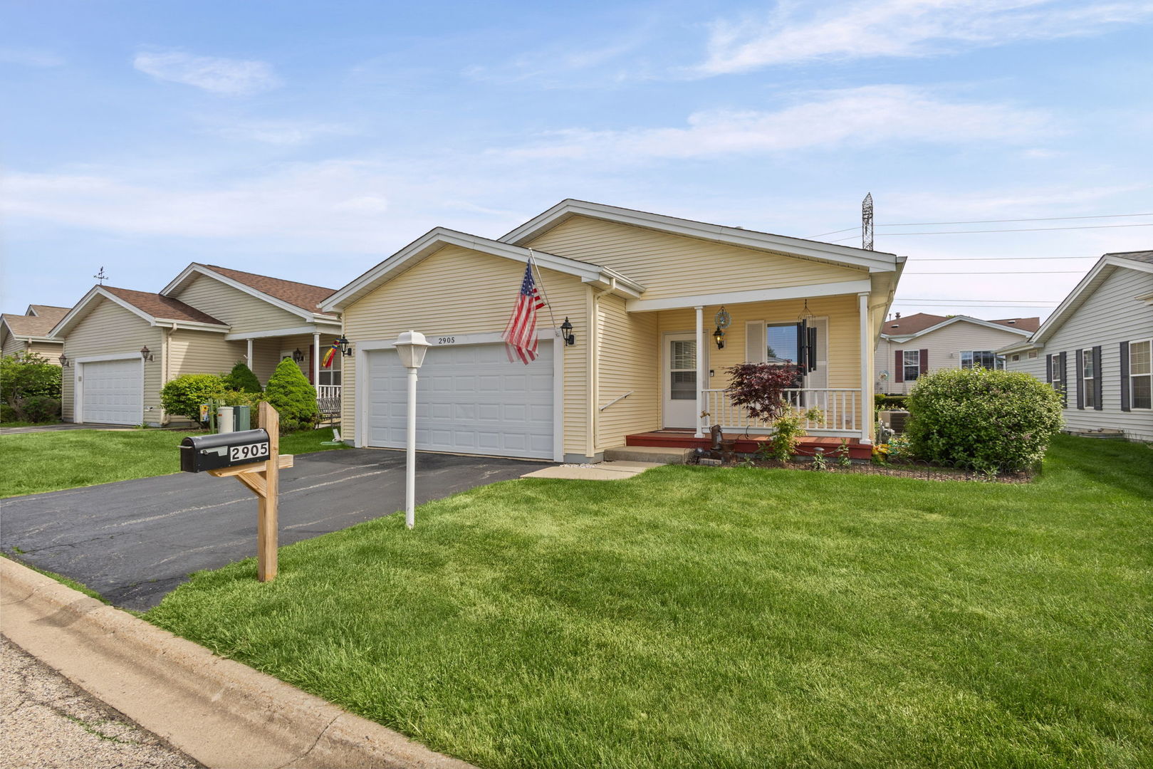 2905 Buckskin Lane, Grayslake, IL 60030