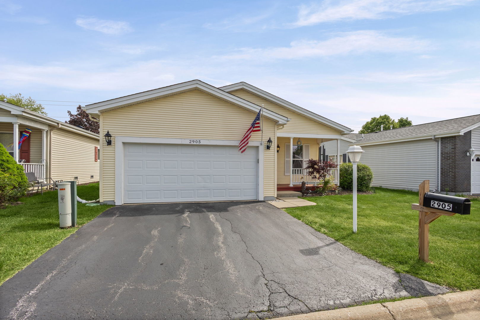 2905 Buckskin Lane, Grayslake, IL 60030