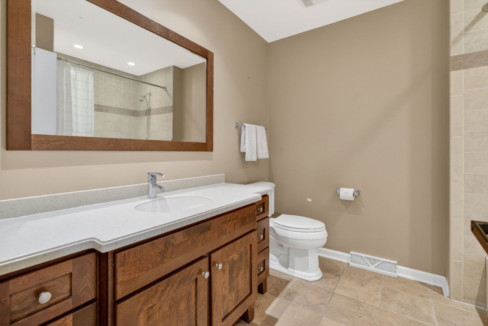 8632 Clifford Drive, Darien, IL 60561
