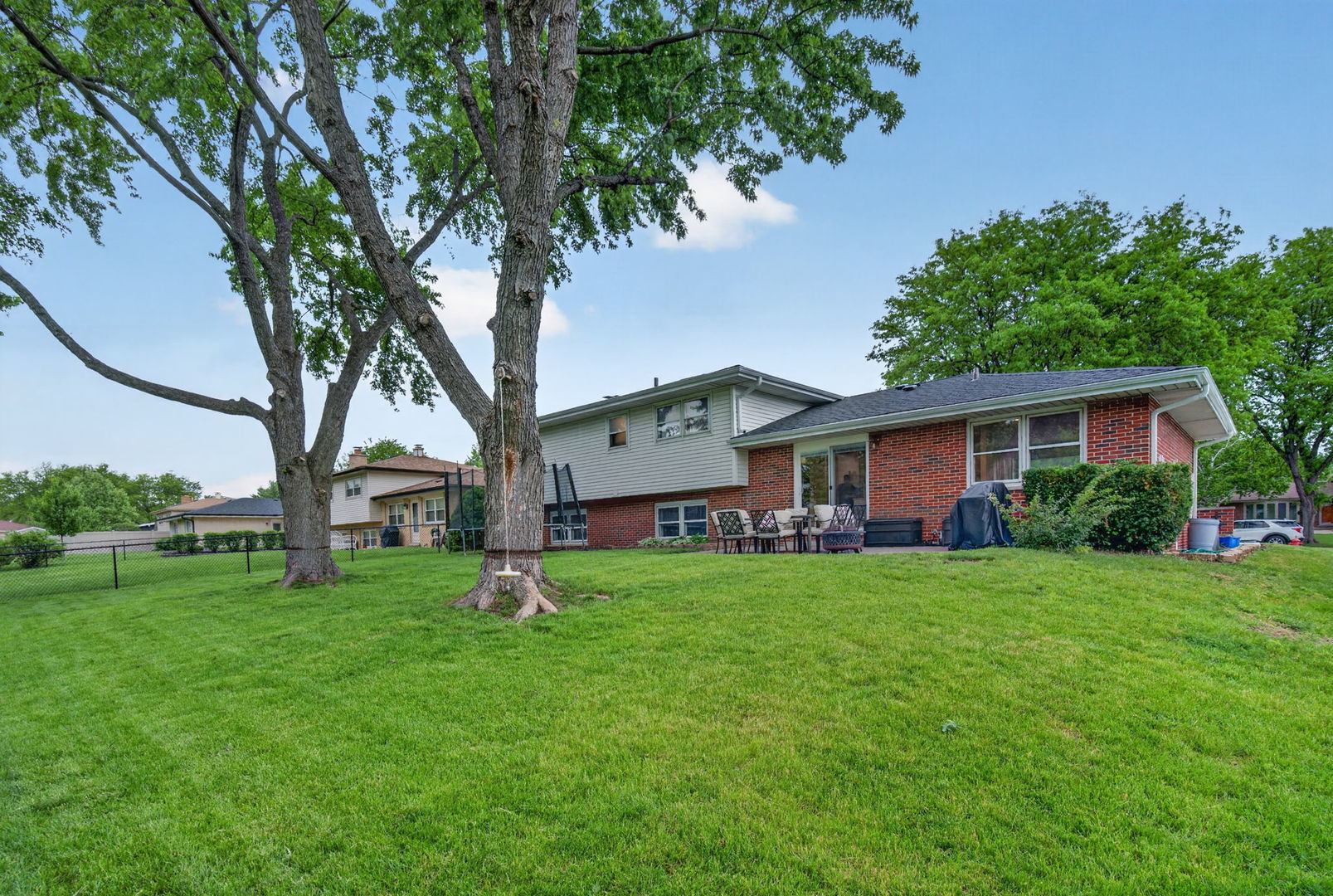 8632 Clifford Drive, Darien, IL 60561