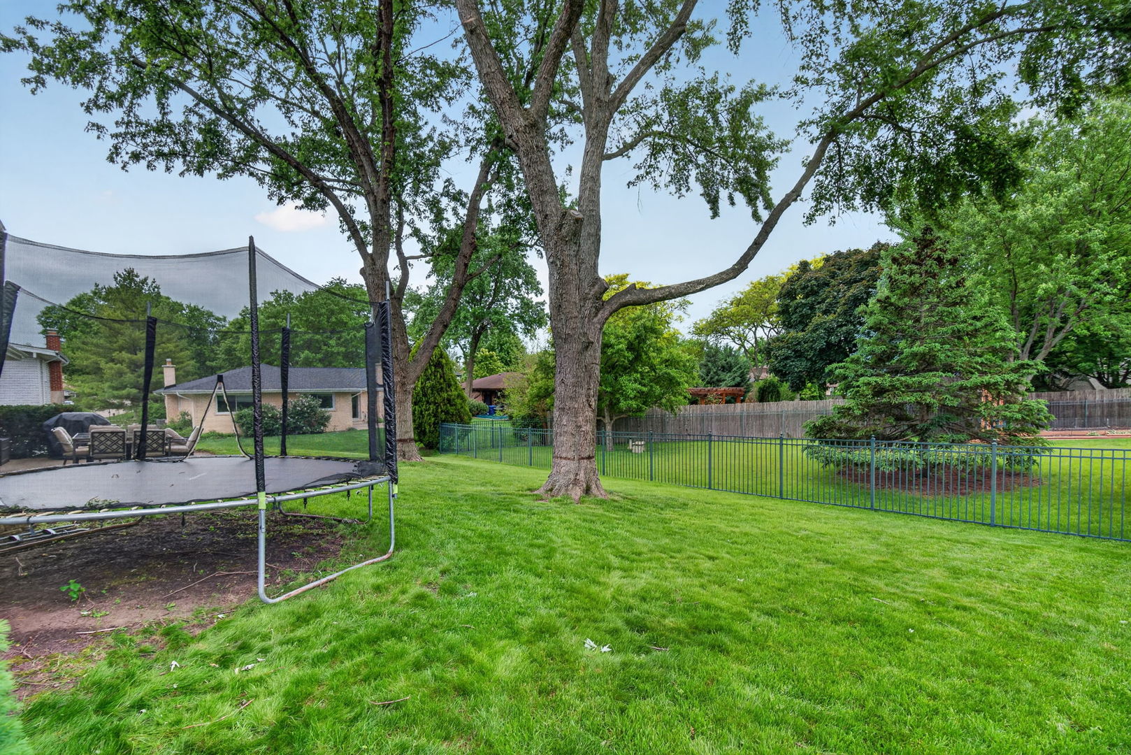 8632 Clifford Drive, Darien, IL 60561