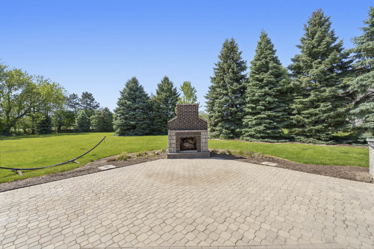 6N274 W Ridgewood Lane, St. Charles, IL 60175