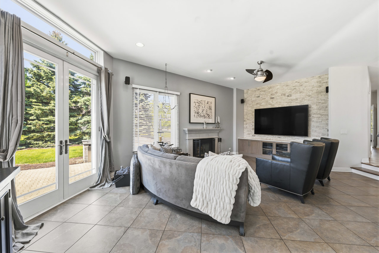 6N274 W Ridgewood Lane, St. Charles, IL 60175