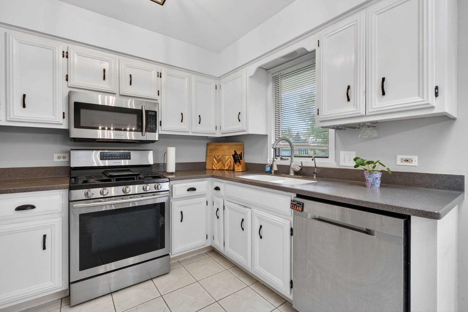 7701 Lakeview Terrace, Frankfort, IL 60423