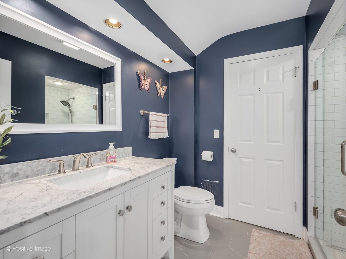 949 S Euclid Avenue, Elmhurst, IL 60126