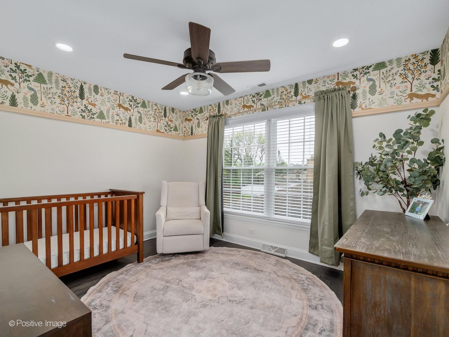 949 S Euclid Avenue, Elmhurst, IL 60126