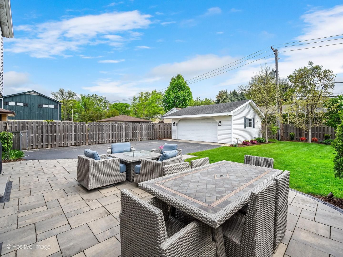 949 S Euclid Avenue, Elmhurst, IL 60126