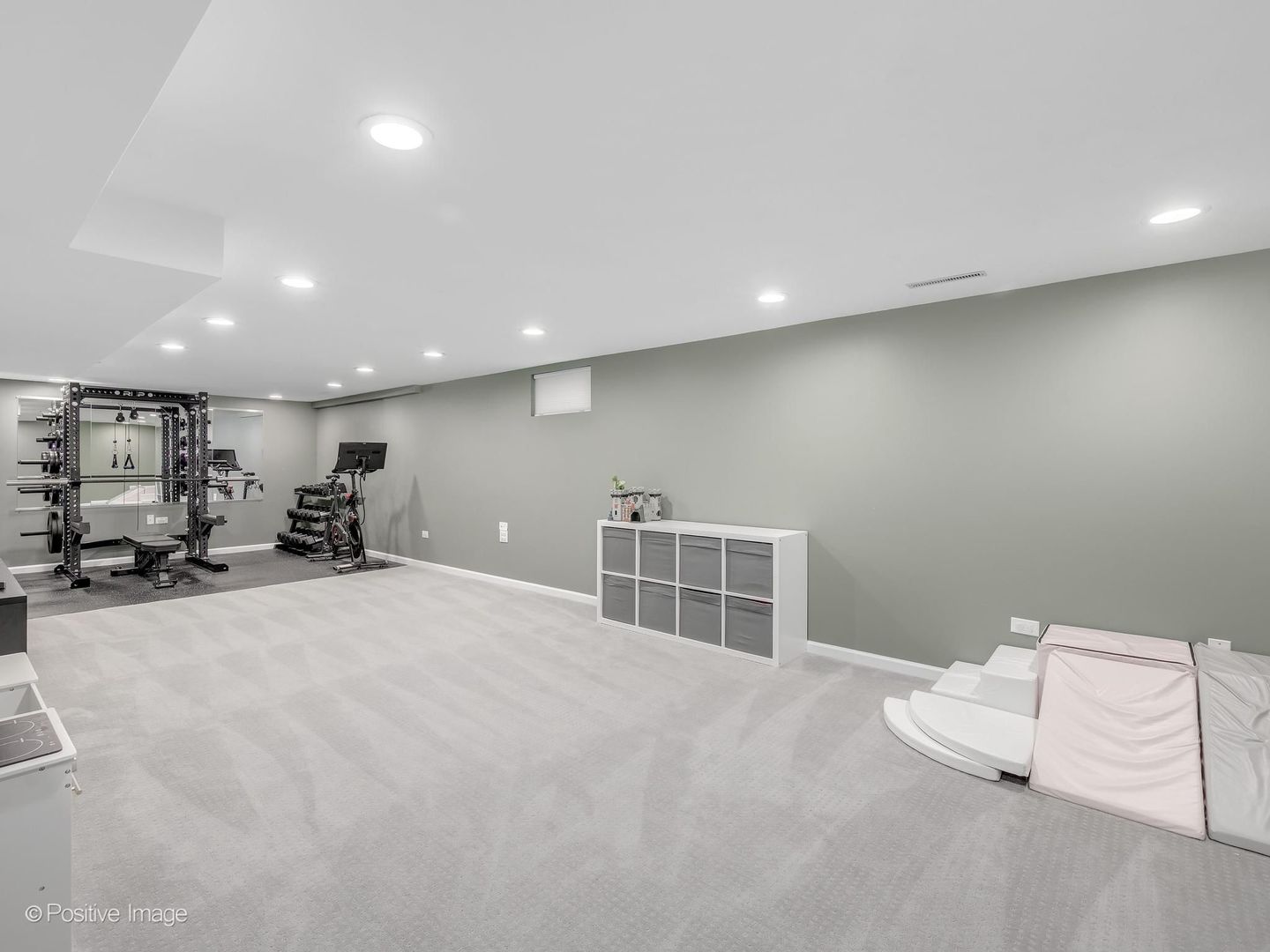 949 S Euclid Avenue, Elmhurst, IL 60126