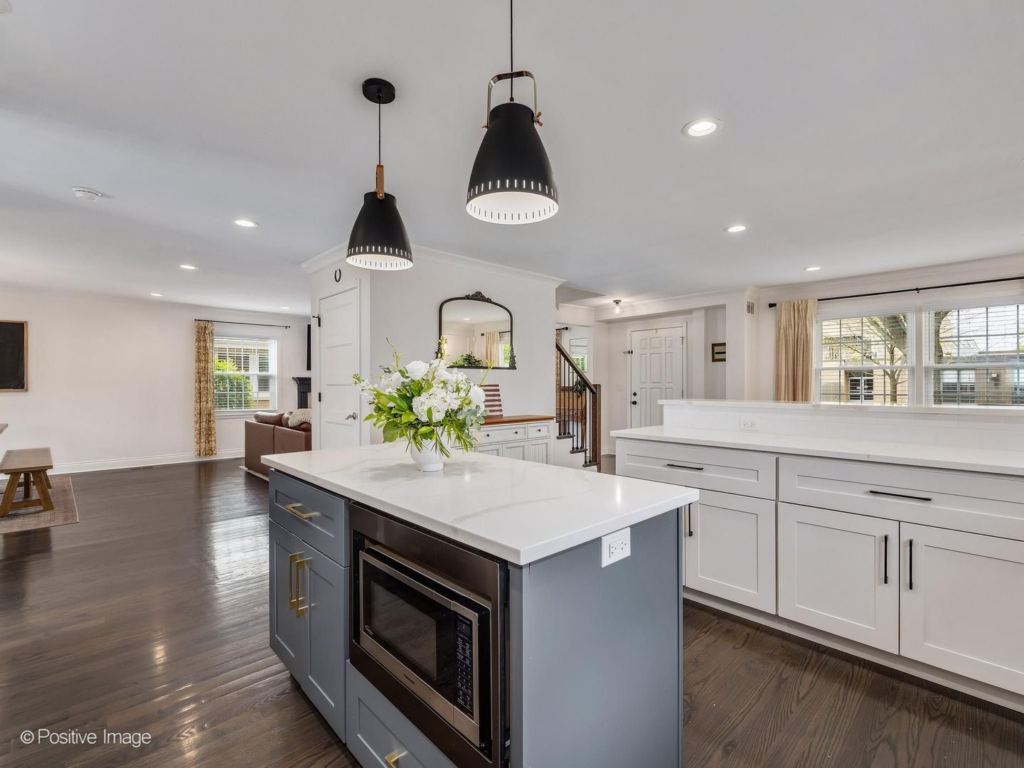949 S Euclid Avenue, Elmhurst, IL 60126
