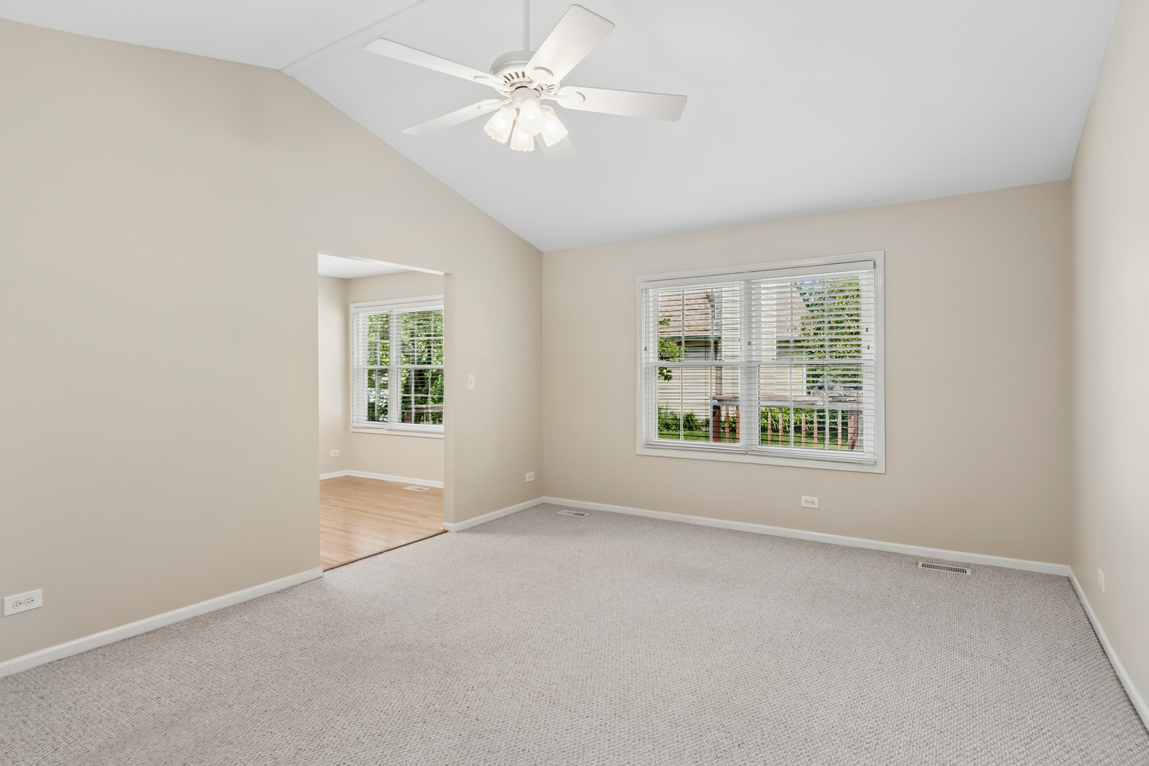 217 Meadowview Lane, Aurora, IL 60502