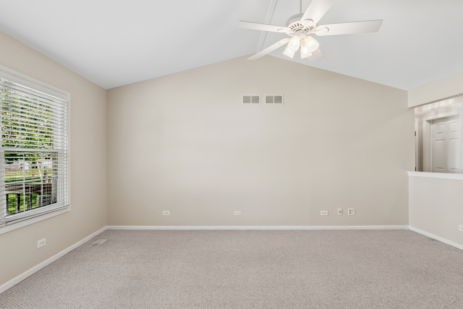 217 Meadowview Lane, Aurora, IL 60502