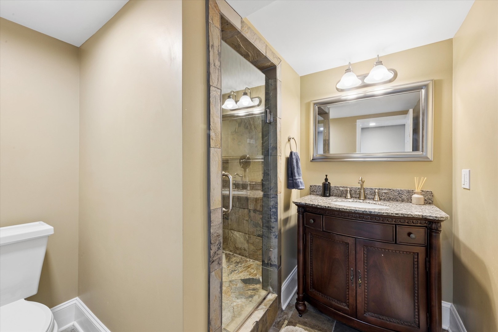 923 S Fairfield Avenue, Elmhurst, IL 60126