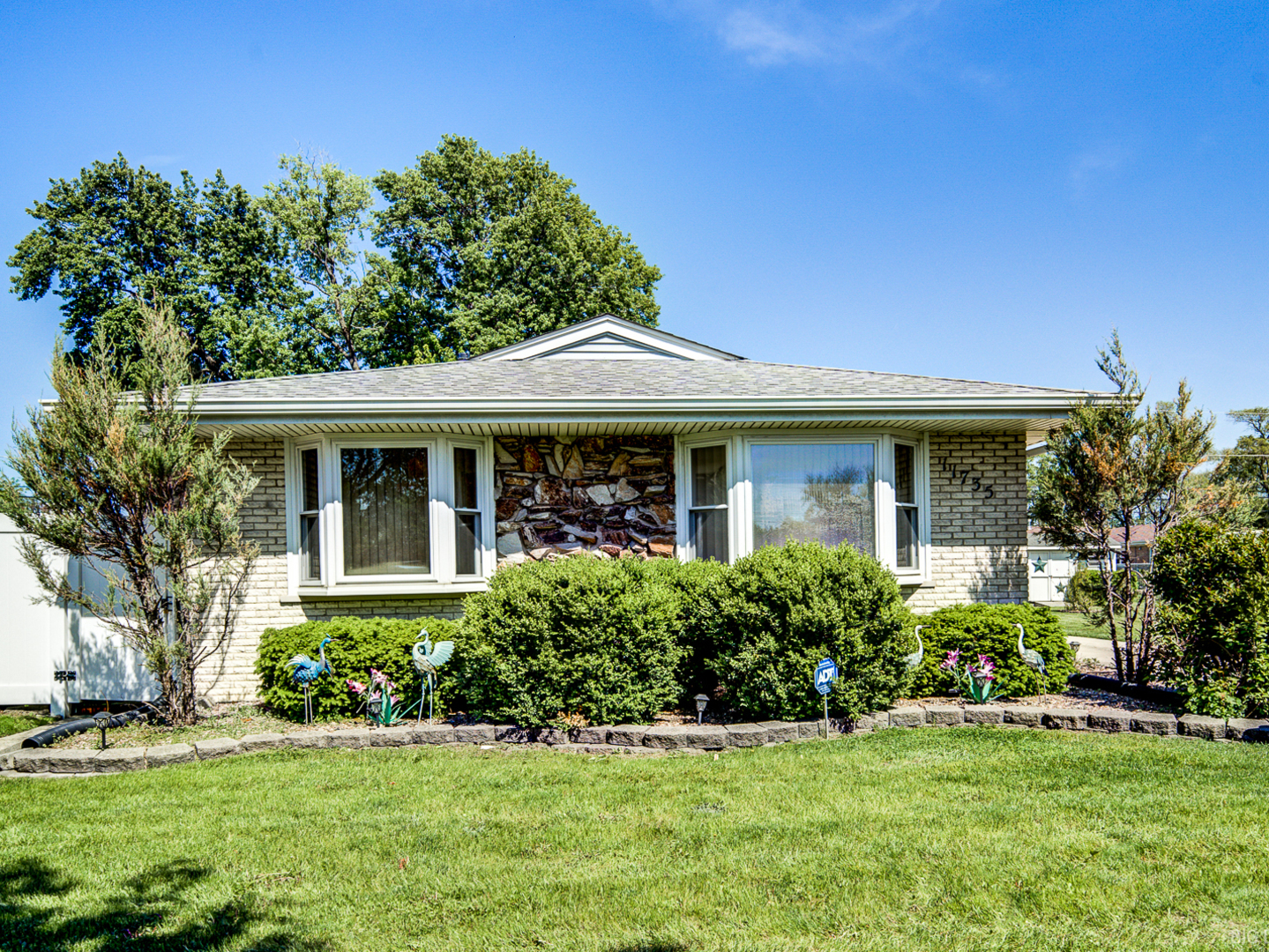 11735 S Leamington Avenue, Alsip, IL 60803