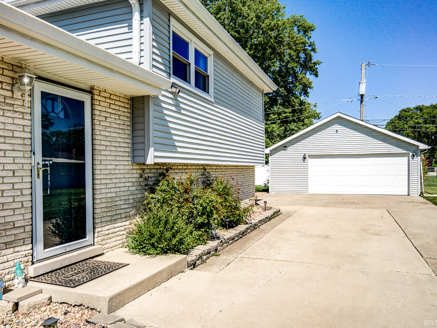 11735 S Leamington Avenue, Alsip, IL 60803
