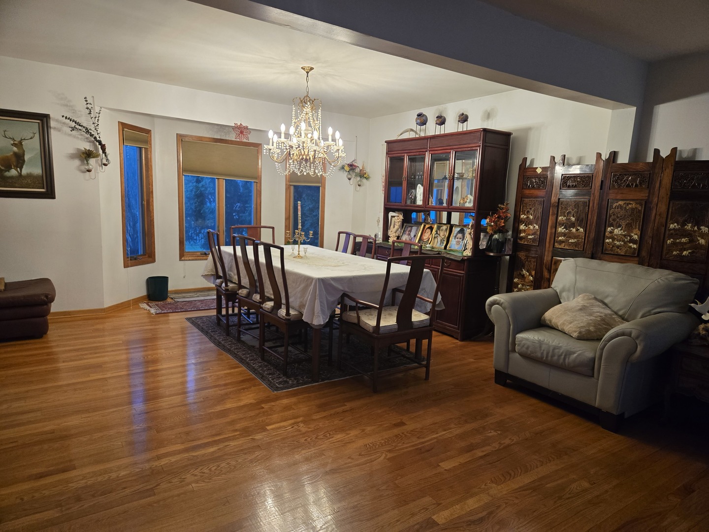 16W731 89th Place, Willowbrook, IL 60527